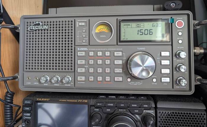 TECSUN S-2200s Receiver