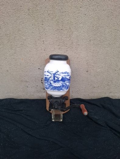 Wall coffee grinder postage possible