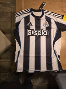 Newcastle football shirt 25/26 season