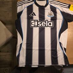 Newcastle football shirt 25/26 season