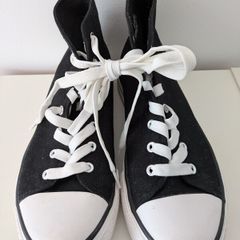 Hi Tops - Black and White