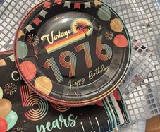 1976 vintage party plates and napkins