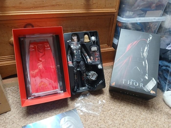 Hot toys Thor mms146 figure