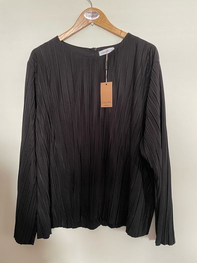 Gallery black plus size top - New