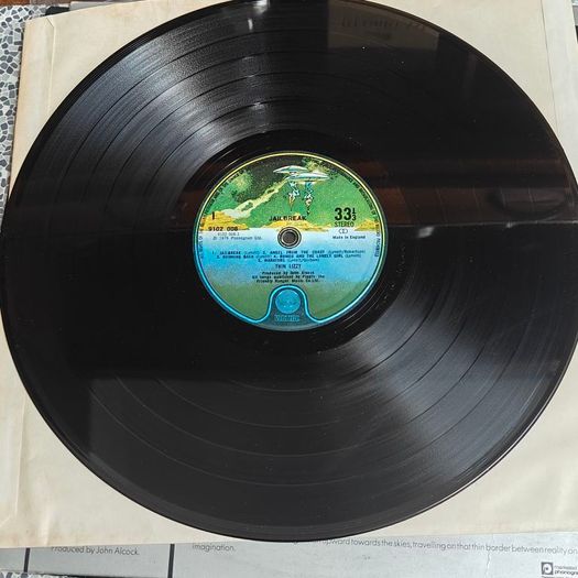 Thin Lizzy, Jailbreak G/F UK LP, original press, spaceship labels