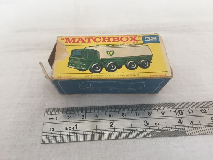 Matchbox series. No. 32. Box no model