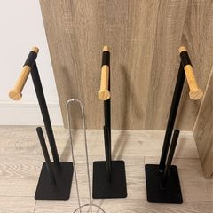 Toilet roller stand