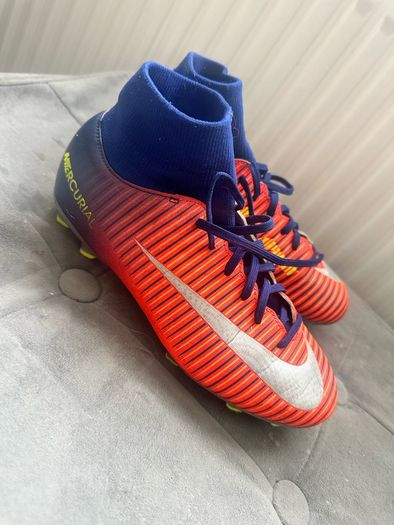 soccer shoes