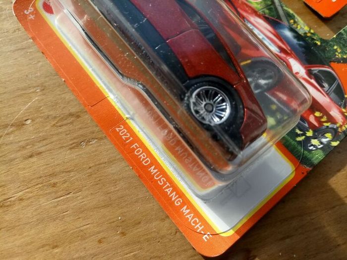 Matchbox 2021 Ford Mustang Mach - E