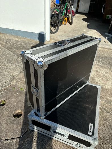 PRICE DROP !!!Magma dj workstation controller case