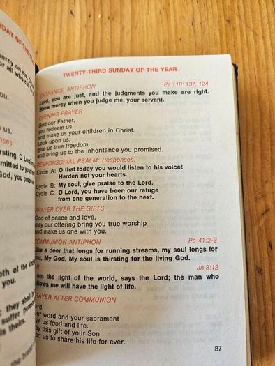 The People's Prayer Book. Vintage 1976 Hardback In Good Condition.  See Photos For Same.