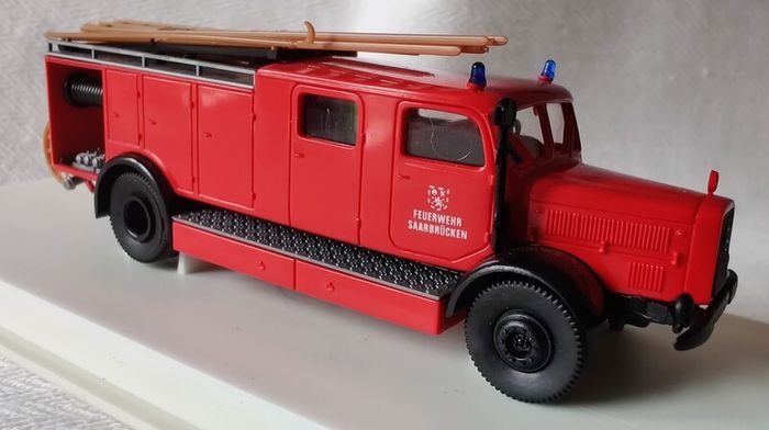 Brekina 1:87 Mercedes MB L 4500 S LF25 Fire Brigade
