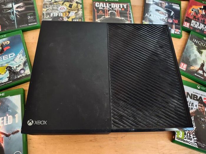 Xbox One Console Bundle + 9 Games