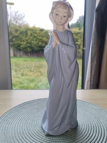 Spanish porcelain sculpture "Praying Madonna"