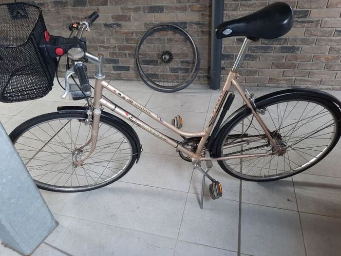 retro ladies bike