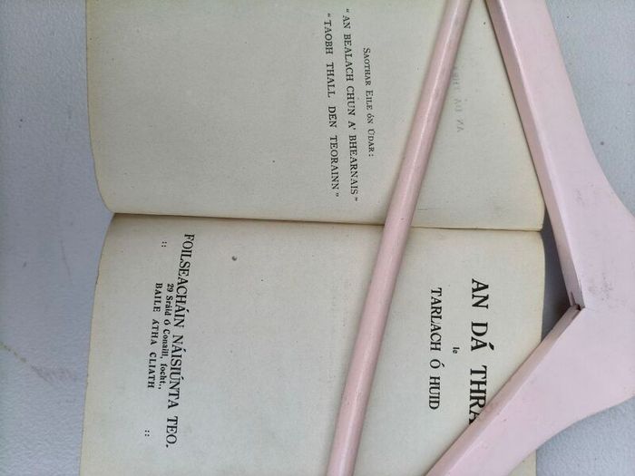 An Da Thra, Irish Interest Book