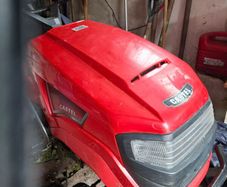 Ride on lawnmower