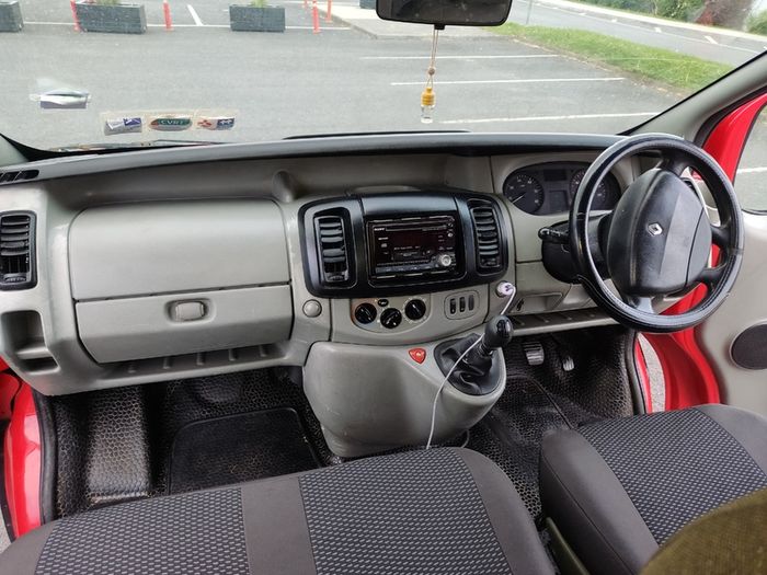 Renault traffic  beautiful Crewcab