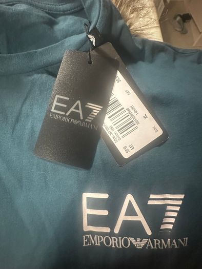 Armani Tshirt