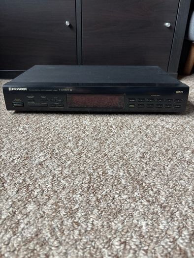 Pioneer F-203RDS Stereo FM/AM Digital Tuner