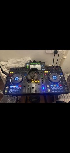 Pioneer DJ XDJ-RX2 All-in-One DJ System rekordbox & HDJ Headphones