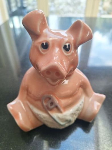 Nat West Pigs Set of 5