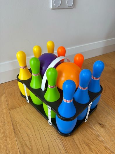 Bowling Pins & Balls Set