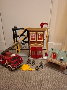 Fisher-Price Imaginext Rescue City/fire-station