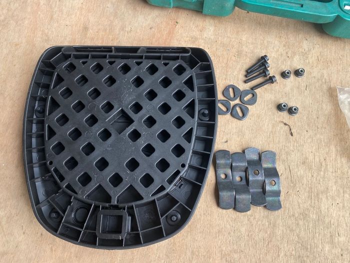 Universal Givi Monolock Plate with hardware NEW