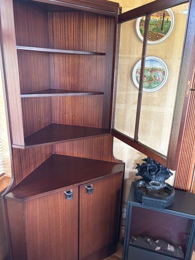 Beautiful Mid-Century Style Vintage Corner Display Cabinet / China Hutch