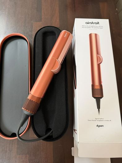 Dyson Airstrait wet-to-dry hair straightener