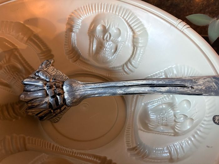 Halloween punch bowl with ladle and 6 cups