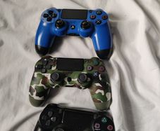 PlayStation 4 controllers