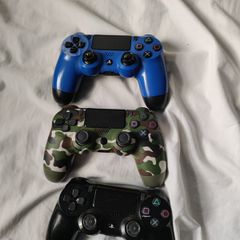 PlayStation 4 controllers