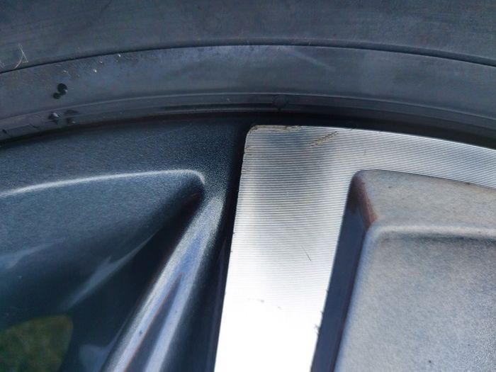 1 x Genuine Hyundai Tucson 18'' Alloy Wheel - Delivery
