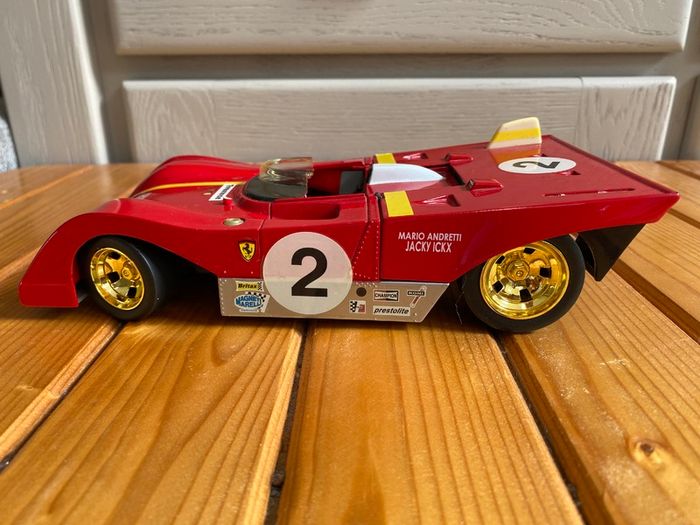 COLLECTABLE FERRARI 312 P Boxer 1972 - Vintage diecast 1:18 Scale model