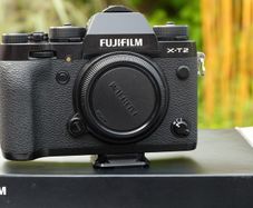Fujifilm XT-2, 24.3MP, body & accessories