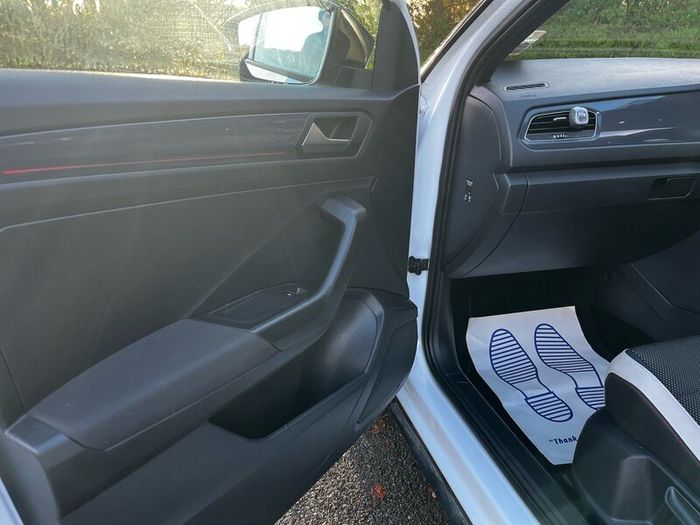 Low Mileage !! Vw Troc R-line. Highspec.sunroof