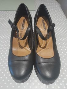 Clarks women black shoes