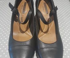 Clarks women black shoes