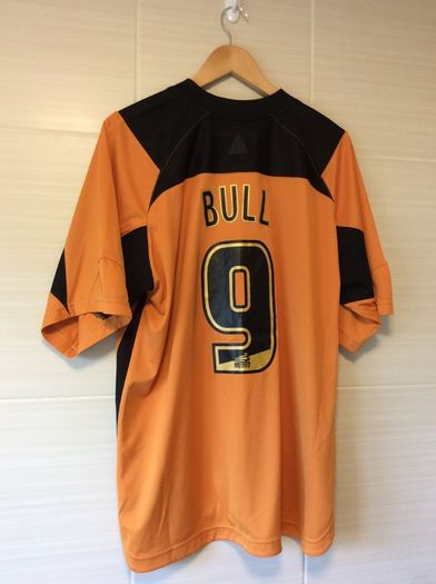 Wolverhampton Wanderers Jersey. Season 2004/2006. Official Le Coq Sportif Wolves Home Jersey. Steve Bull Number 9. Authentic Original From 2004. Not A Modern Day Remake.