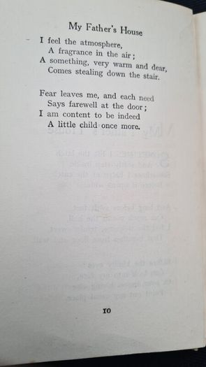 Through The Window Of A Little House By Fay Inch Fawn. Hardback In Good Condition.