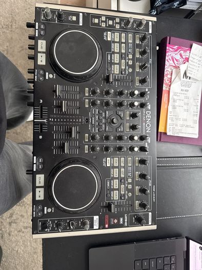 Denon DJ controller MC-6000