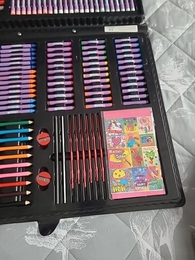 250 Piece Mega Art Set