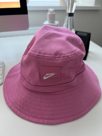nike pink bucket hat