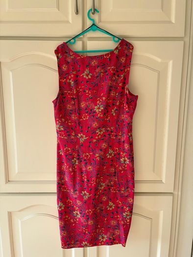 Great pink sleeveless Maine dress