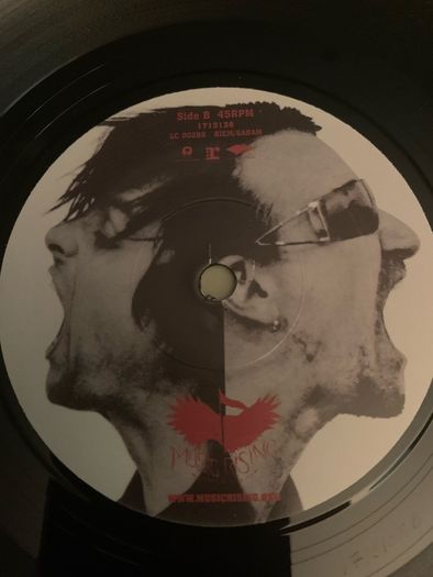 U2 GREEN DAY The Saints Are Coming 7 inch Vinyl UK 2006 Limited NUMBERED Edition