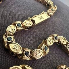 Gold chain LV