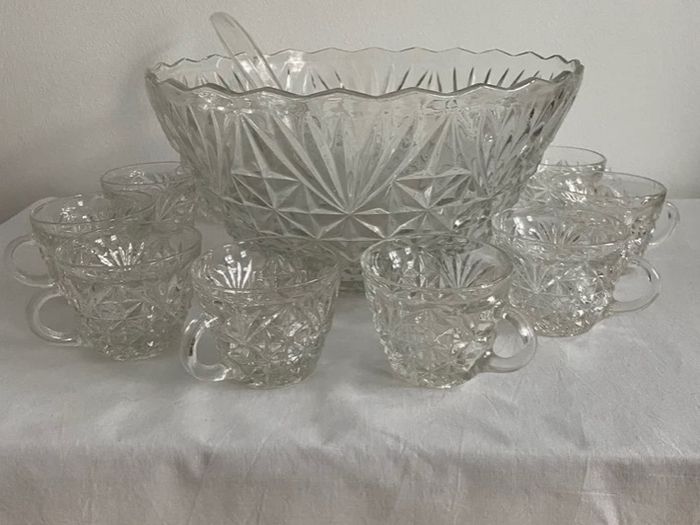 18 Piece Punch Set Arlington Design