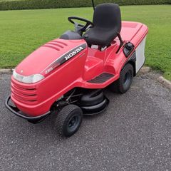 Honda HF 2315 V-Twin Hydrostatic Ride on Lawnmower